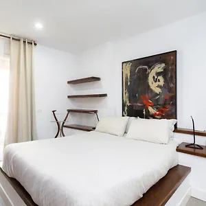 Apartment Over The Ocean, Candelaria